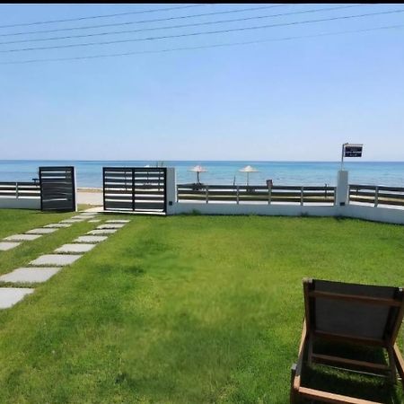 Thea Suites Nea Kallikrateia エクステリア 写真