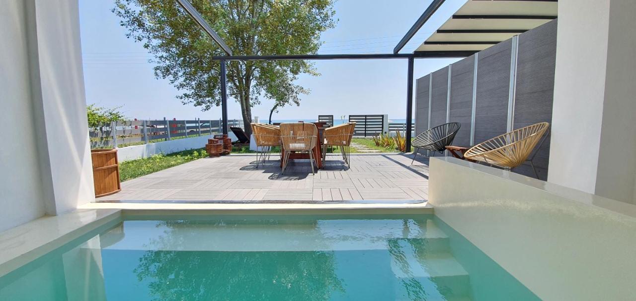 Thea Suites Nea Kallikrateia エクステリア 写真