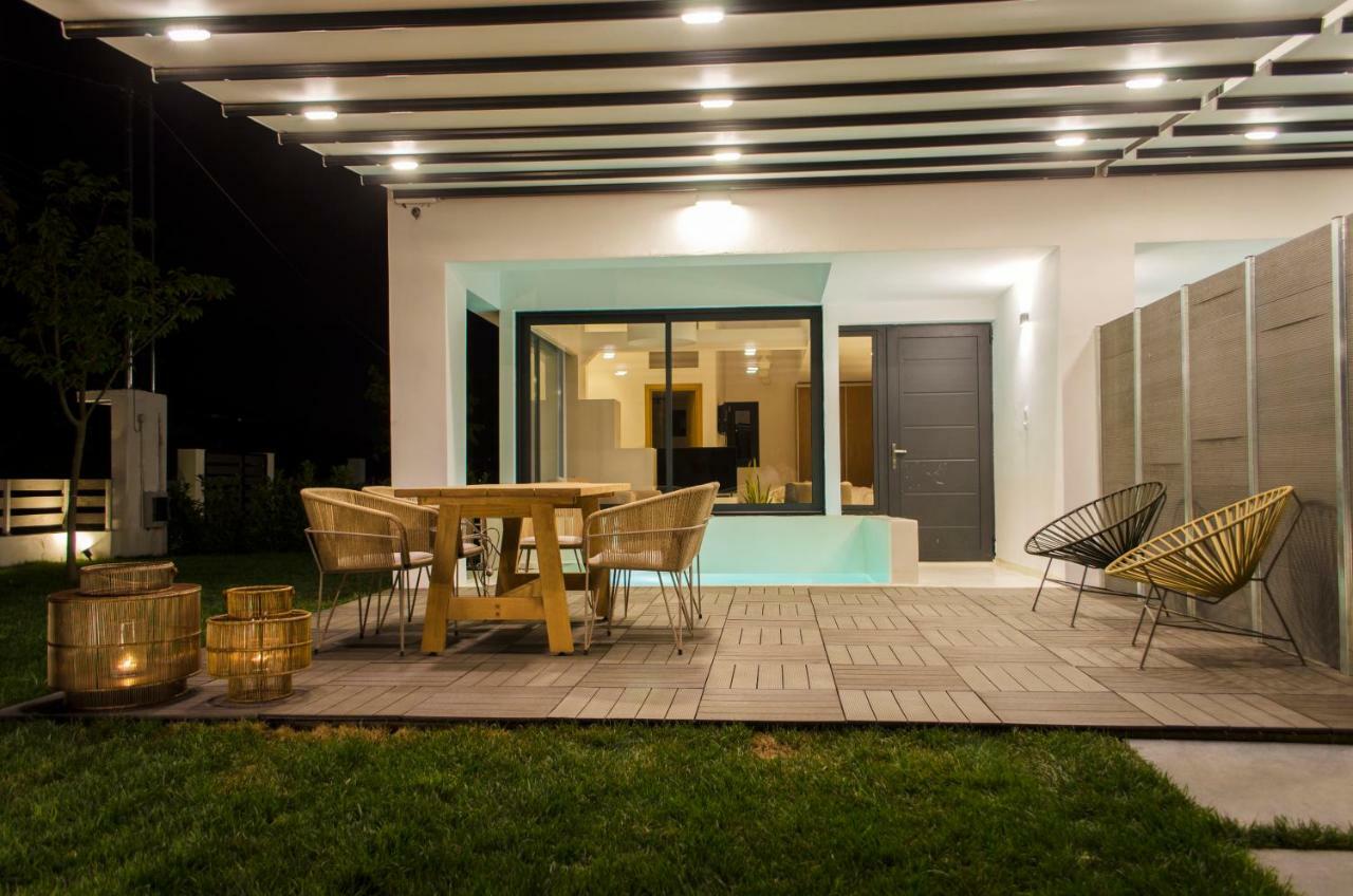 Thea Suites Nea Kallikrateia エクステリア 写真