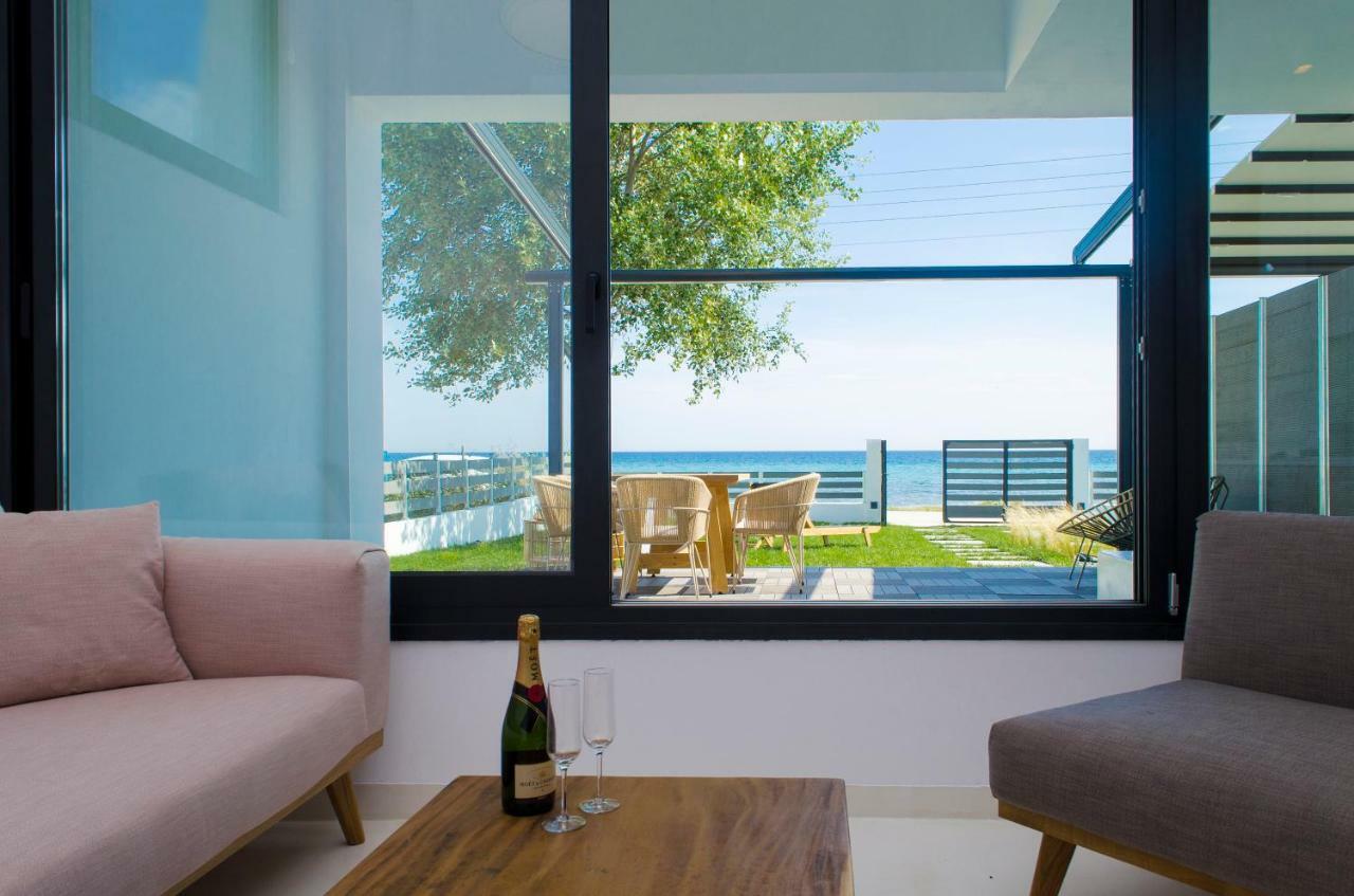 Thea Suites Nea Kallikrateia エクステリア 写真