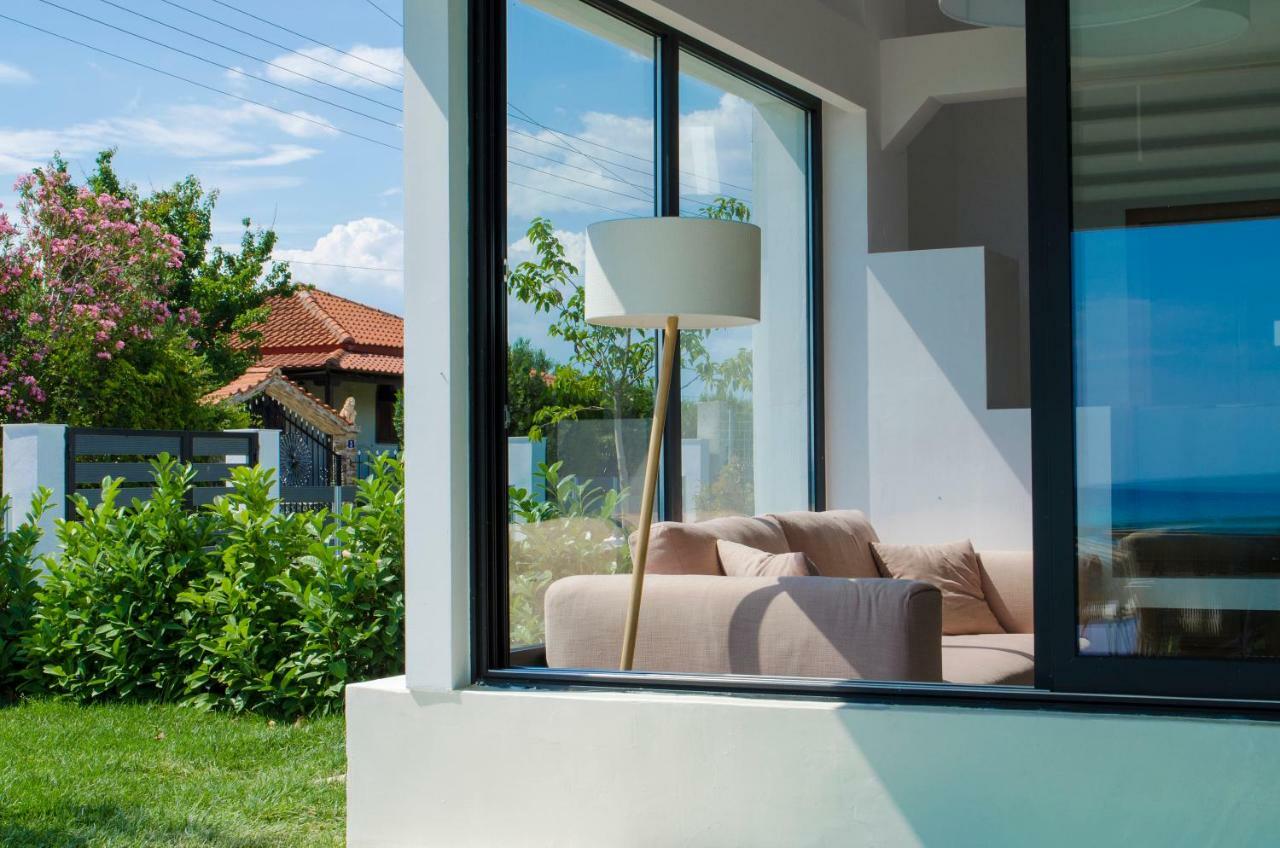 Thea Suites Nea Kallikrateia エクステリア 写真