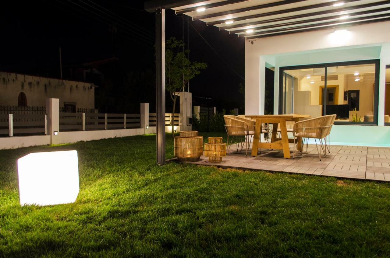 Thea Suites Nea Kallikrateia エクステリア 写真