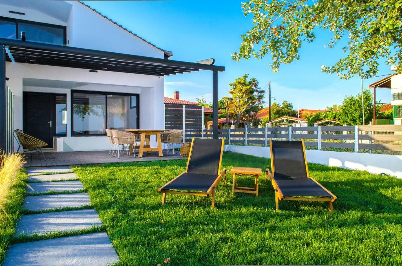 Thea Suites Nea Kallikrateia エクステリア 写真
